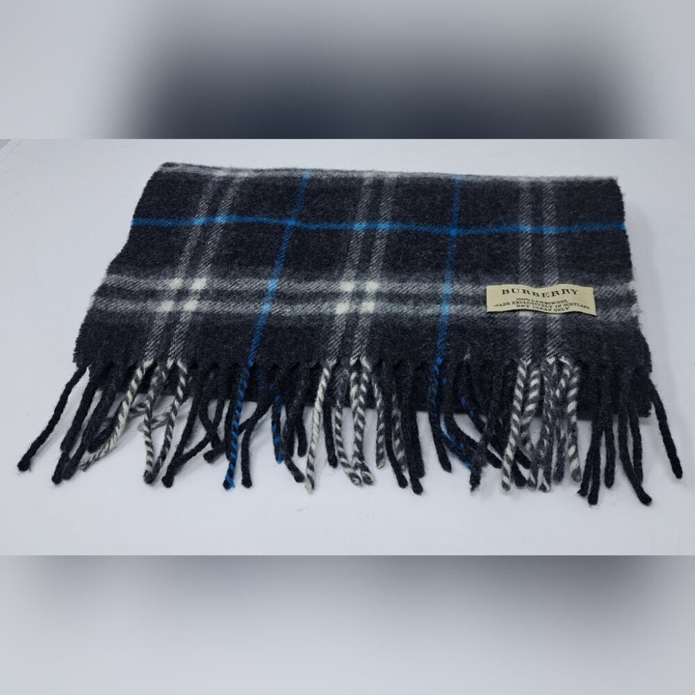 Burberry  Scarf Navy Check 100% Lambswool Scotland 52" x 11.5"
